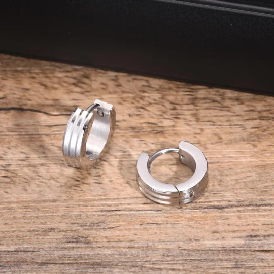 Orecchino cerchio disegnato