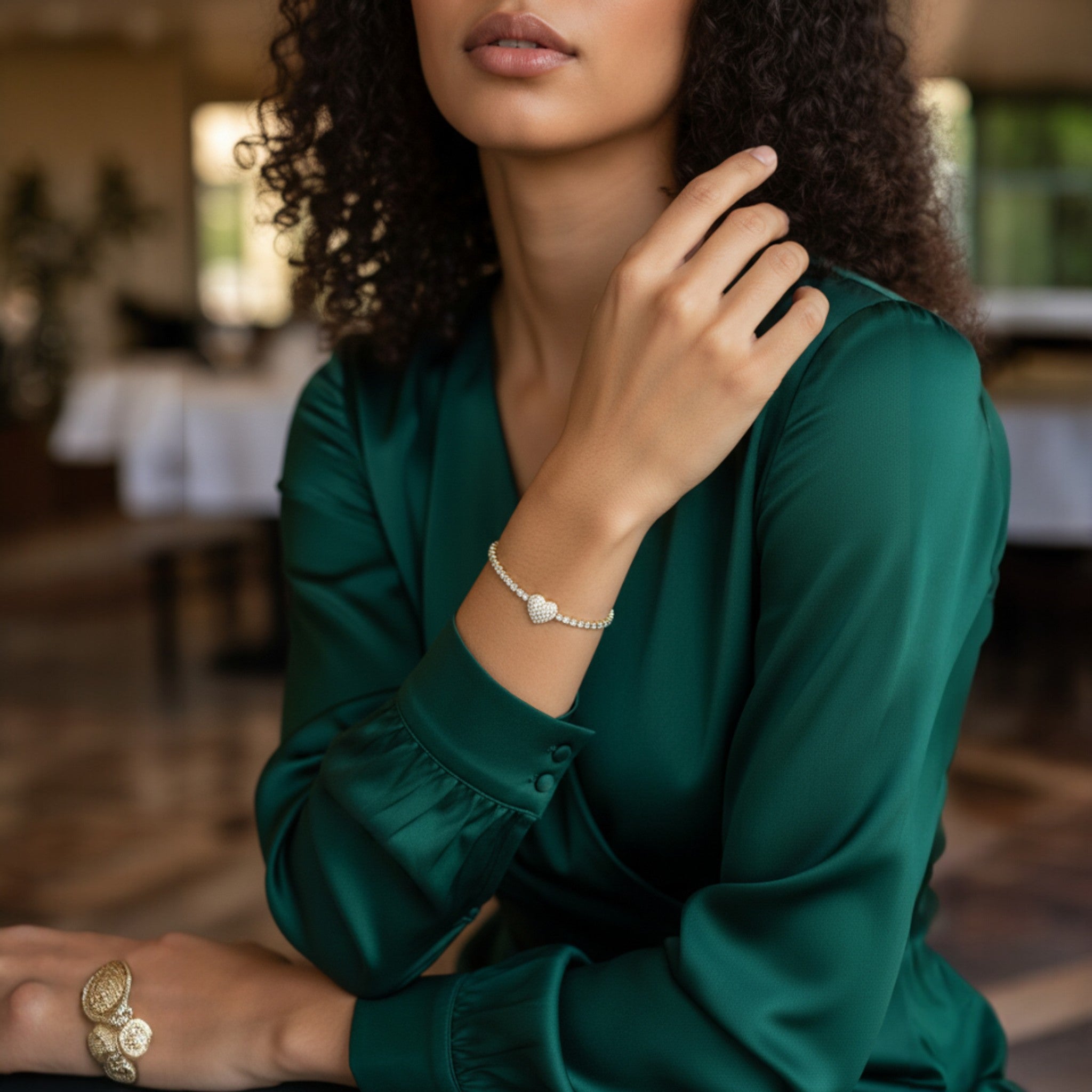 Bracciale Tennis “Cuore Iconico” – Acciaio Dorato con Zirconi