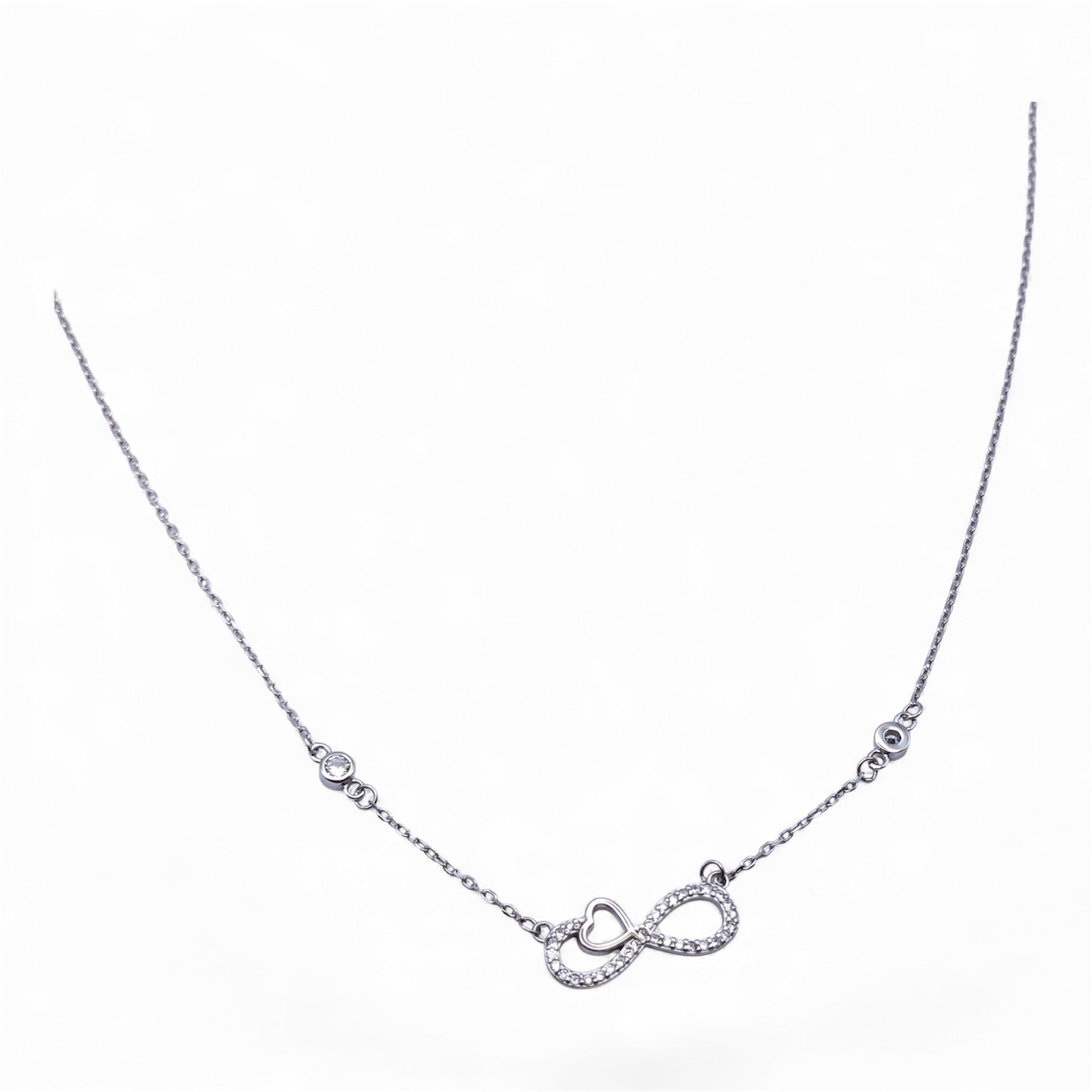 Collana Infinity Love – Argento e Zirconi